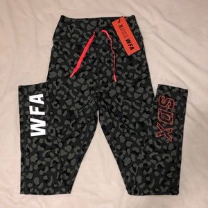 COMBO - White fox X Sarah Day leggings & shorts